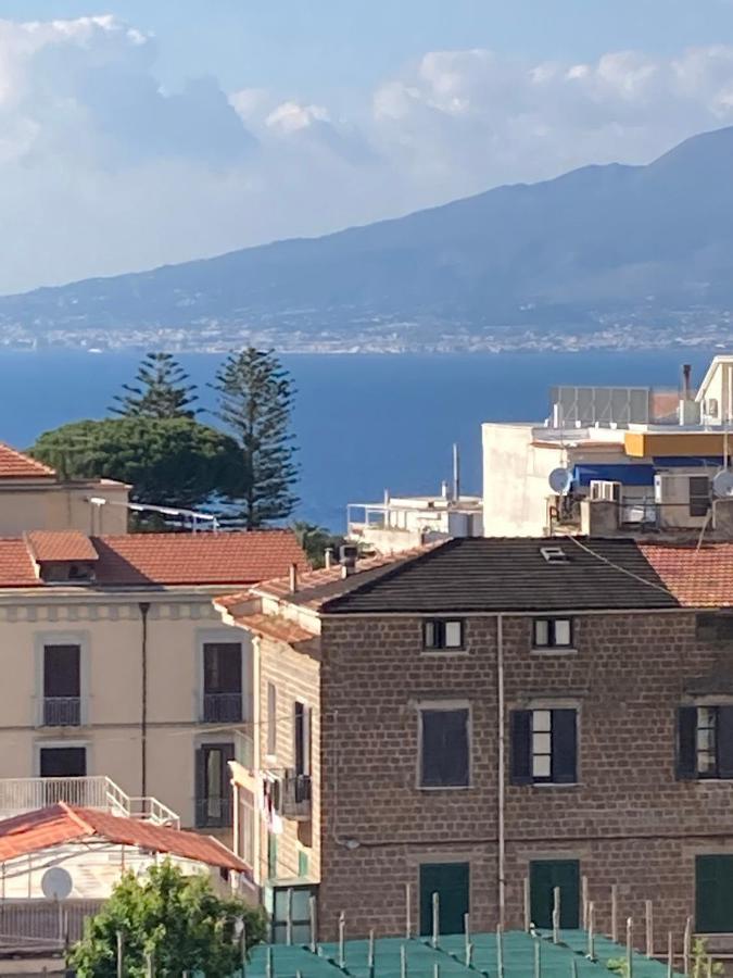 La Reginella Apartment Sorrento Dış mekan fotoğraf
