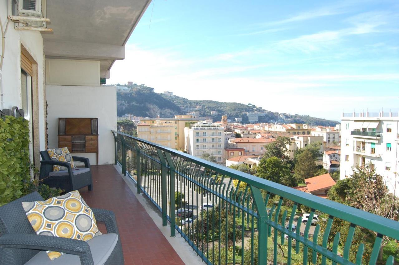 La Reginella Apartment Sorrento Dış mekan fotoğraf